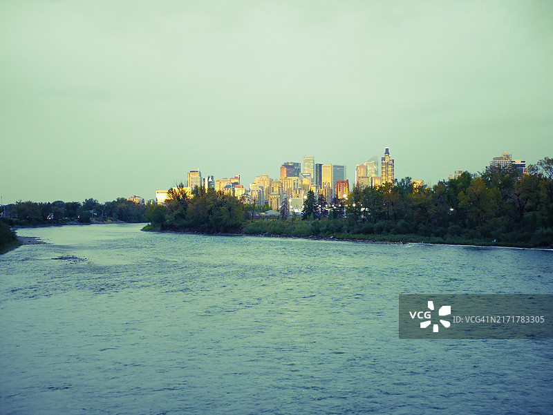 河流与建筑美景图片素材