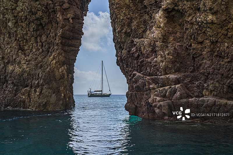 蓬扎岛的天然拱门图片素材
