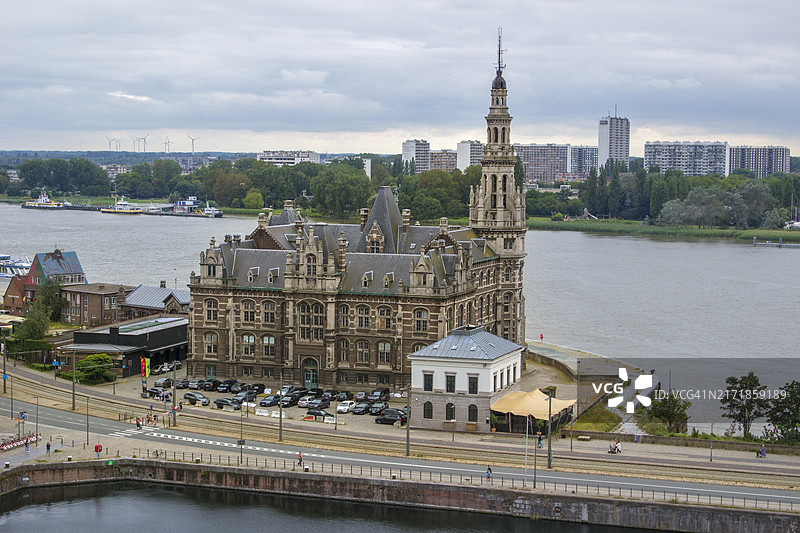 比利时安特卫普的领航站和斯海尔德河图片素材