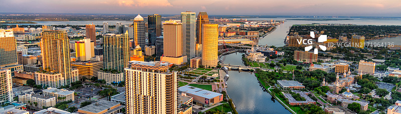 坦帕市中心河滨区图片素材