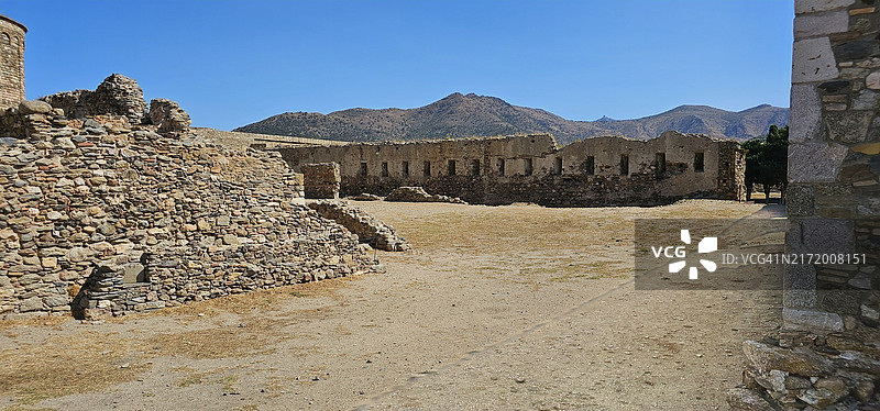 西班牙赫罗纳省罗萨斯镇的城堡图片素材