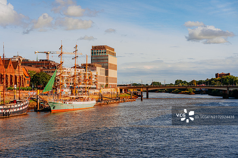 德国不来梅施拉赫特步道圣马丁教堂马提尼码头图片素材