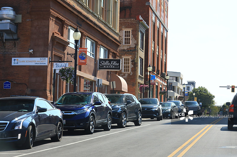 俄亥俄州斯普林菲尔德历史小镇的城市街道图片素材