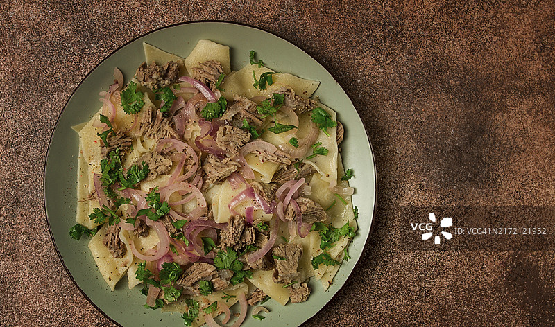 哈萨克族手抓肉拌面图片素材