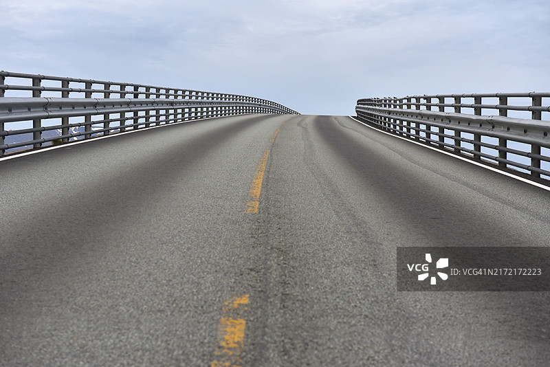 挪威大西洋海滨公路斯托尔赛松德桥图片素材