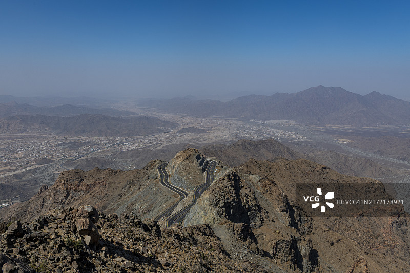 沙特阿拉伯塔伊夫山区之间的Al Hada路图片素材