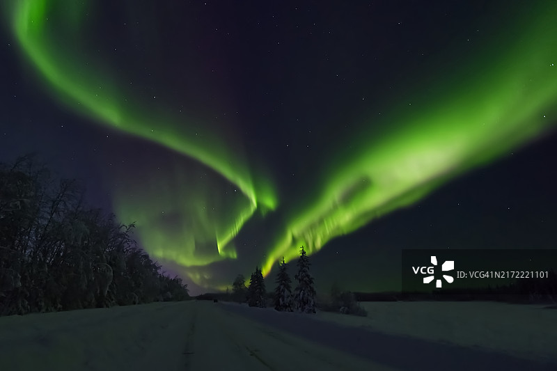旋转的北极光3图片素材