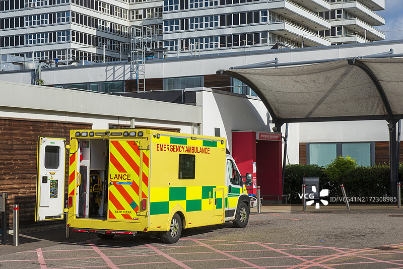 急诊部门的救护车图片素材