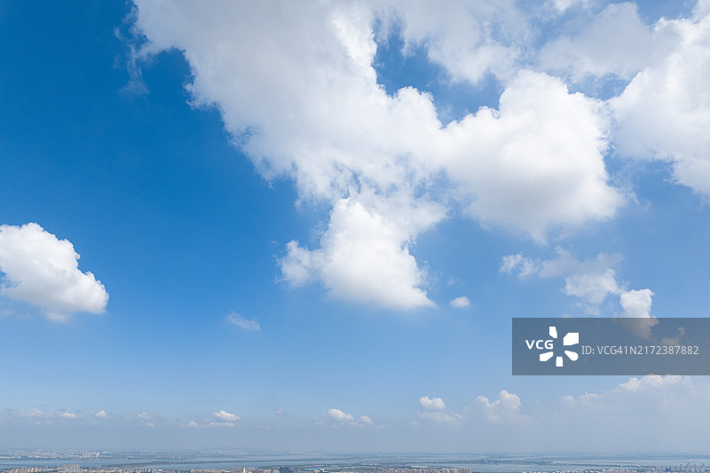 蓬松的云朵天空图片素材