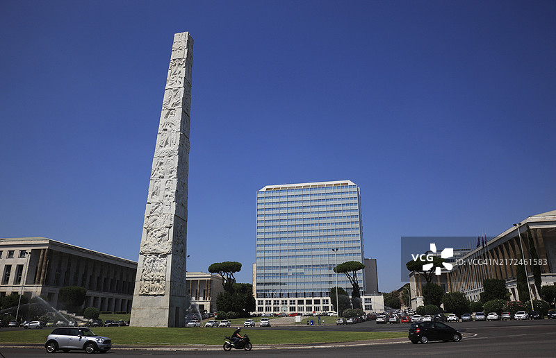 古列尔莫·马可尼广场、马可尼方尖碑和Unogas Energia Spa大楼图片素材