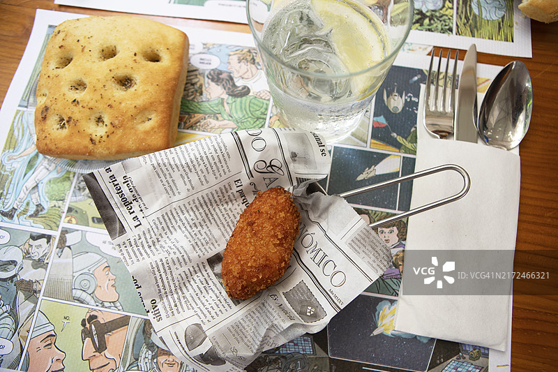 螃蟹炸丸子，西班牙卡斯蒂利亚-莱昂的传统菜肴图片素材