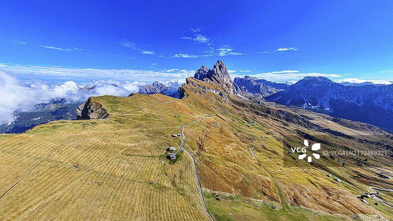 奥德勒山脉的萨斯里盖斯峰和富尔切塔峰，航拍，瓦尔加迪纳，多洛米蒂山脉，博尔扎诺自治省，意大利南蒂罗尔，欧洲图片素材