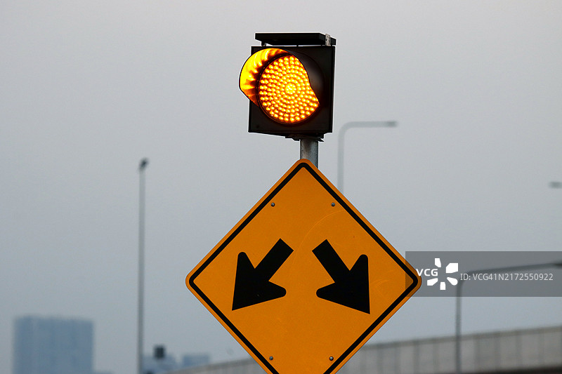 道路岔口标志决策象征图片素材