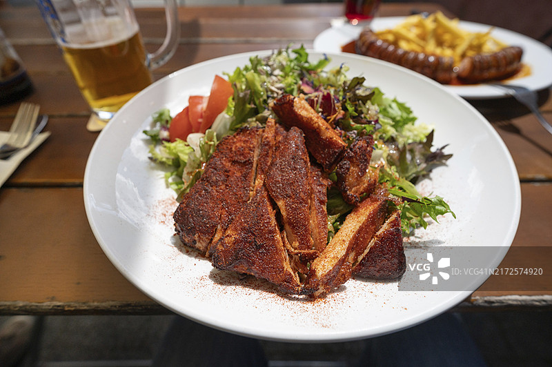 土耳其肉沙拉，巴伐利亚花园图片素材