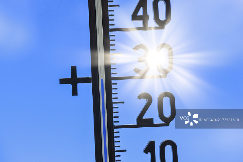 热浪主题图片：全球变暖与德国巴登-符腾堡州30摄氏度的气温图片素材