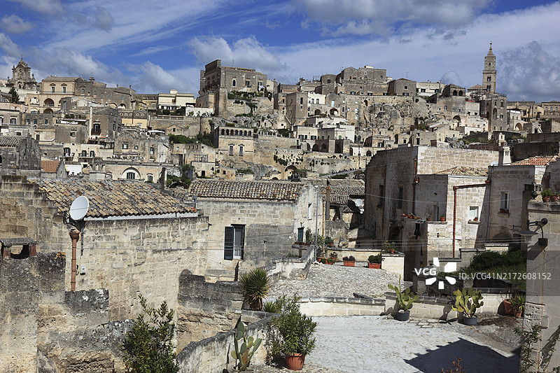 意大利马泰拉老城区与石窟图片素材