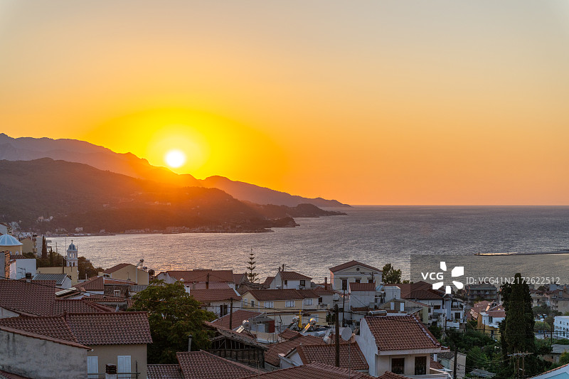 希腊萨摩斯镇的日落图片素材