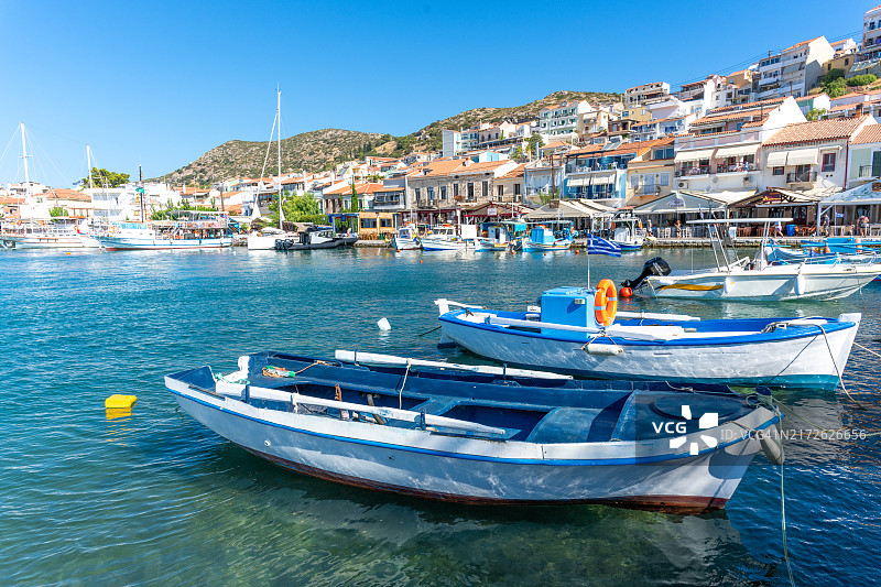 希腊萨摩斯岛的传统渔船图片素材