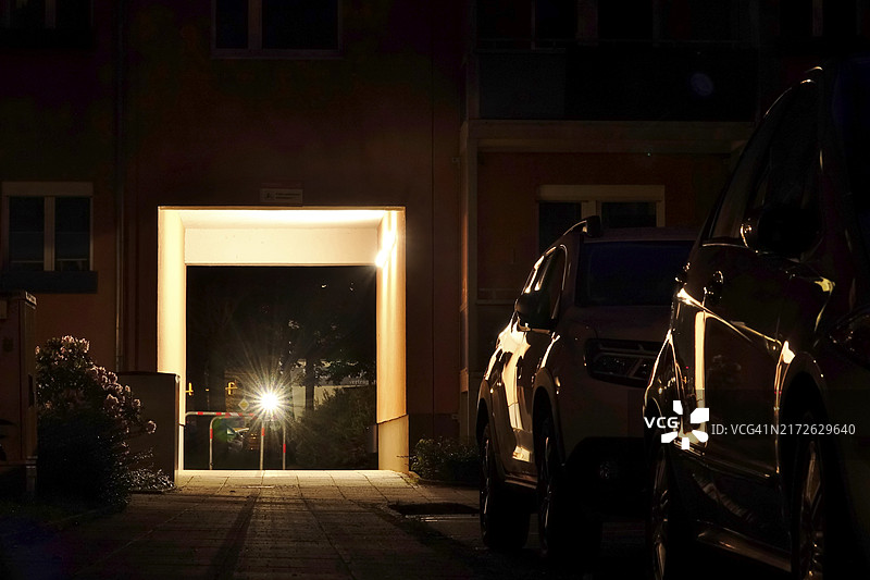 德国城市夜间照明通道图片素材