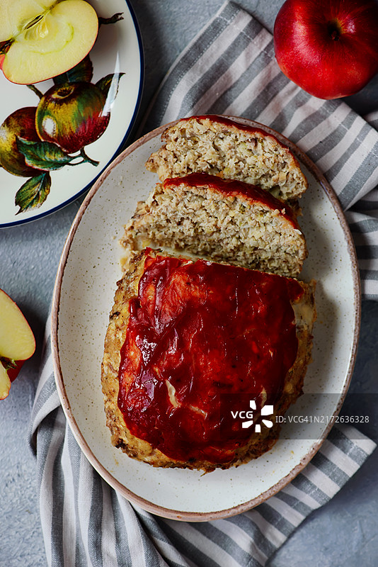 苹果烤猪肉卷图片素材