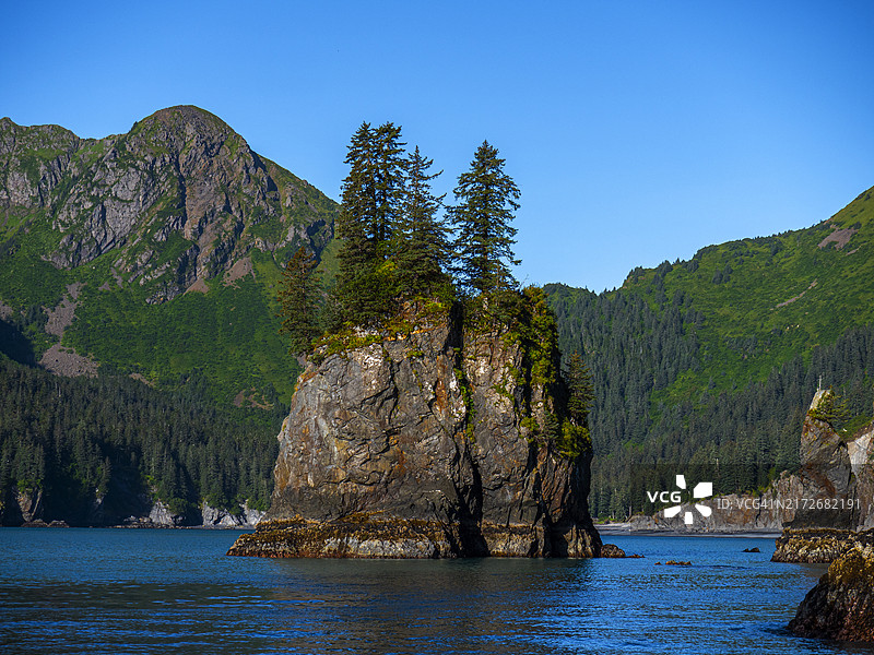 尖顶海湾海蚀柱003图片素材