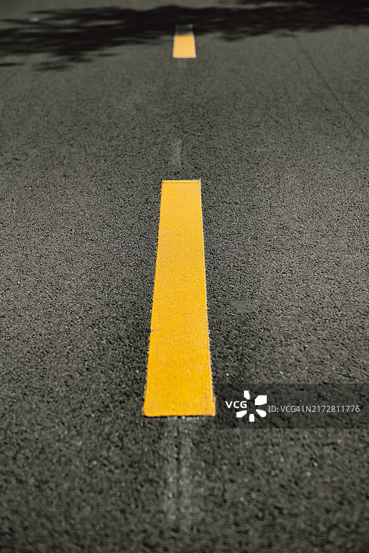 黄色虚线为直线图片素材