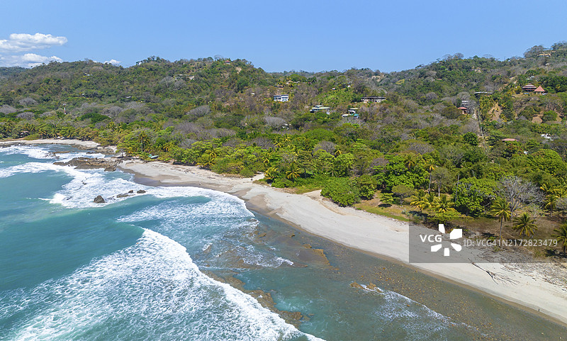哥斯达黎加蓬塔雷纳斯科卡利托海滩热带雨林鸟瞰图片素材