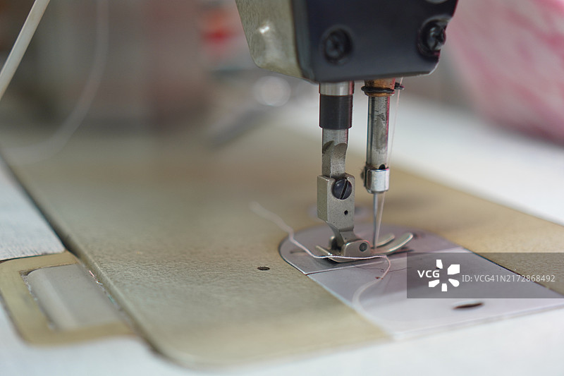 特写：缝纫机配件设备图片素材