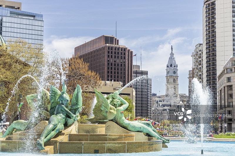 春天费城的洛根圈和本·富兰克林公园图片素材