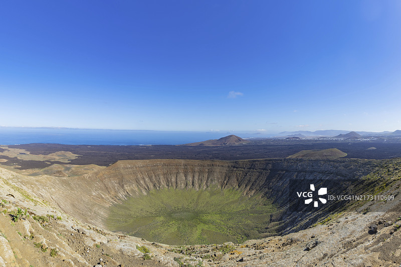兰萨罗特岛火山自然公园白色火山口全景图片素材