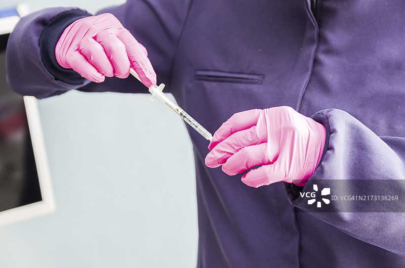 下颌美学治疗与脱氧胆酸注射概念图片素材