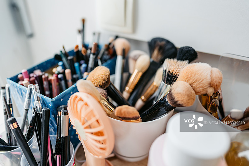 美容院的化妆设备图片素材