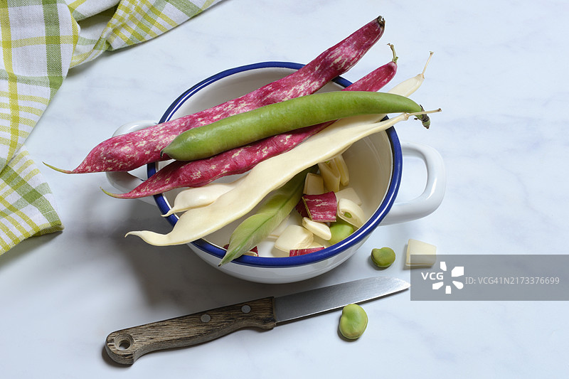 碗中的什锦园豆图片素材