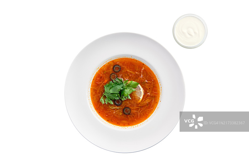 传统俄式酸汤，顶视图，白色背景图片素材