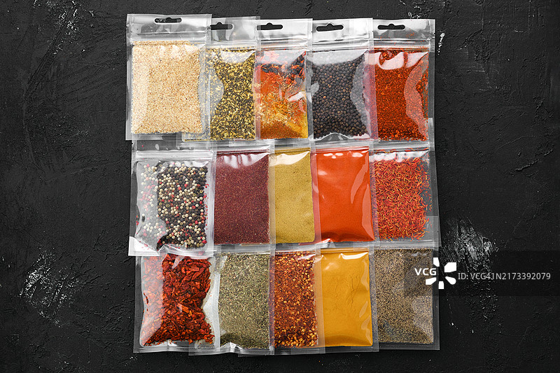 塑料包装中各种香料俯视图图片素材