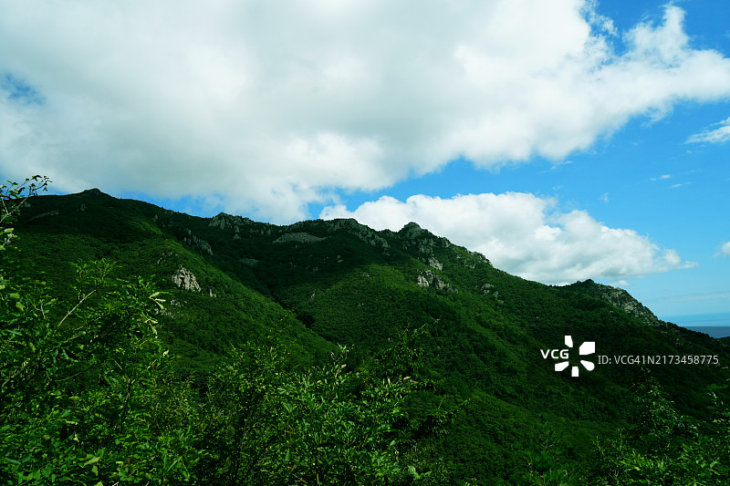 雪岳山与蓝天图片素材