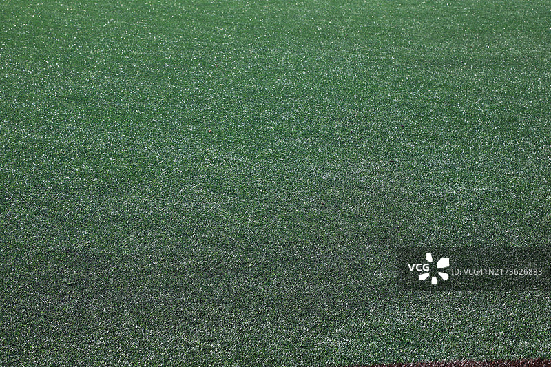 人造草坪表面使用的微塑料合成纤维图片素材