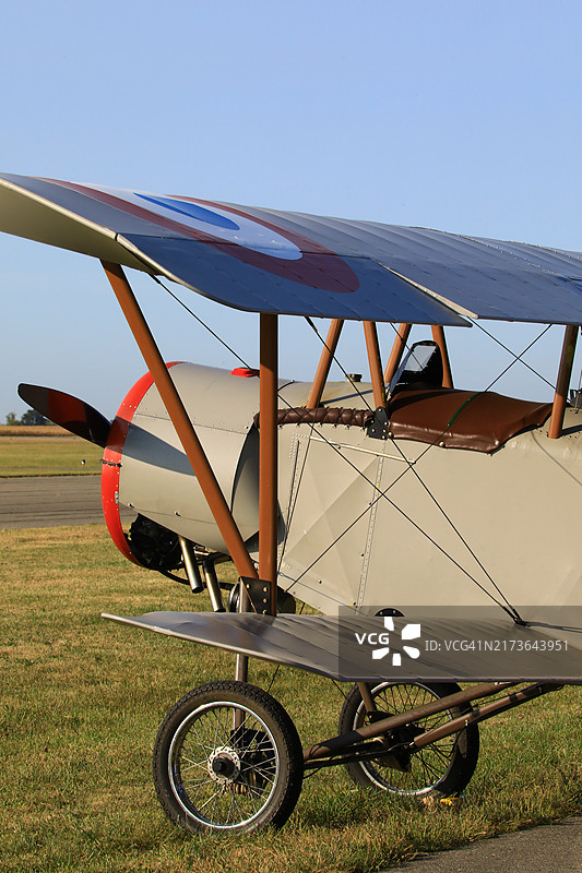 双翼飞机图片素材