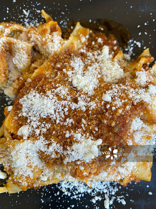 野猪肉酱宽面图片素材