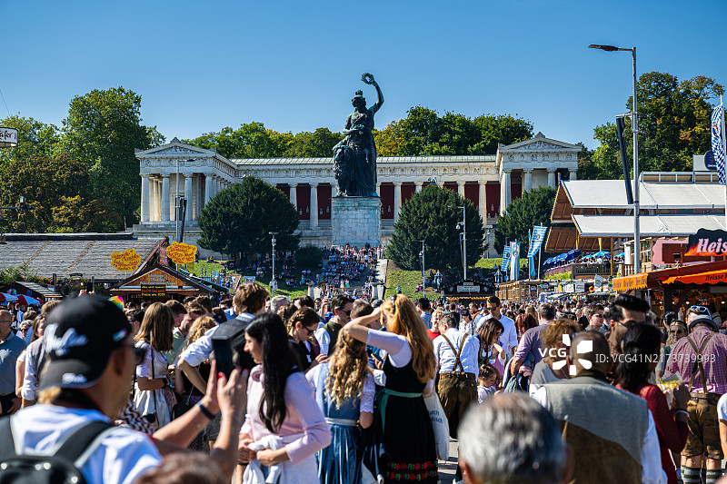 慕尼黑啤酒节上的巴伐利亚女神像图片素材