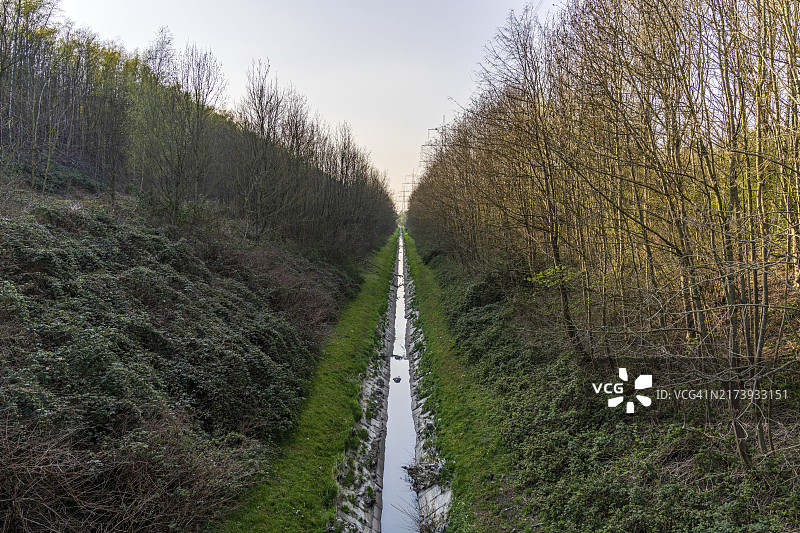 德国北莱茵-威斯特法伦州盖尔森基兴费尔德马克鲁尔区的施瓦茨巴赫图片素材
