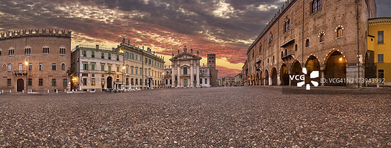 意大利曼图亚索德罗广场图片素材