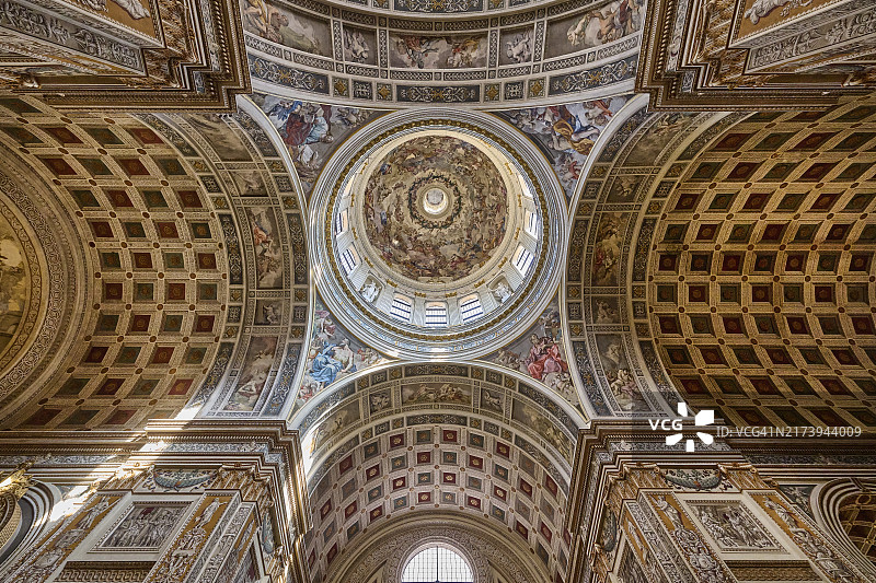 意大利曼图亚圣安德烈大教堂内部图片素材