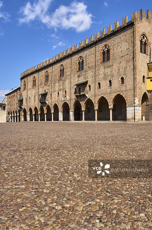 意大利曼图亚索德罗广场图片素材