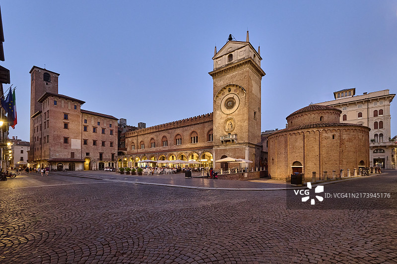意大利曼图亚的埃尔贝广场图片素材