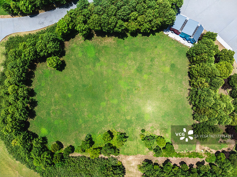城市绿色草坪航拍背景图图片素材