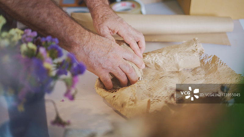 环保商店的网购商品包装图片素材