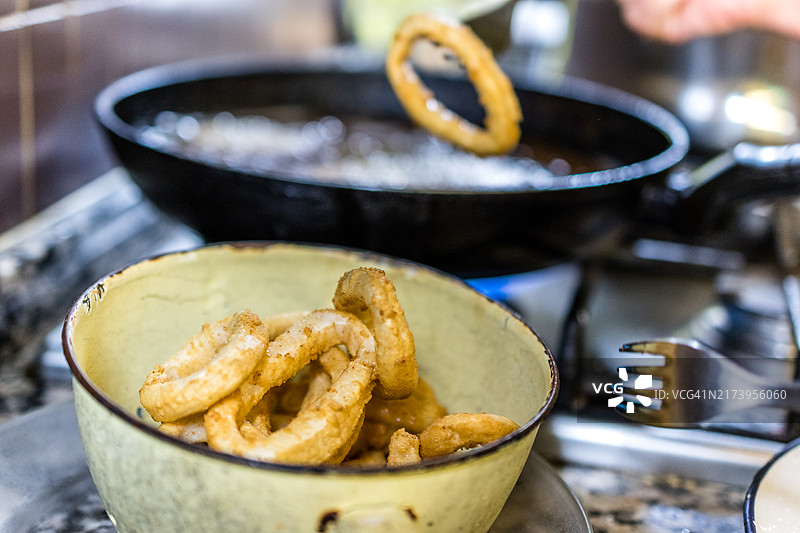 在家煎鱿鱼图片素材