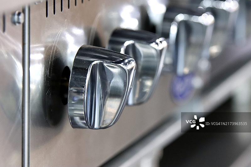 不锈钢炉灶和烤箱细节特写图片素材