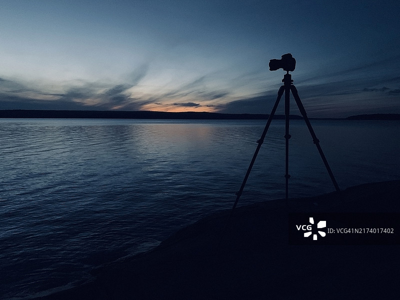 相机和三脚架图片素材